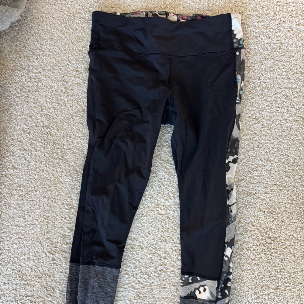Black and Gray Camouflage Leggings